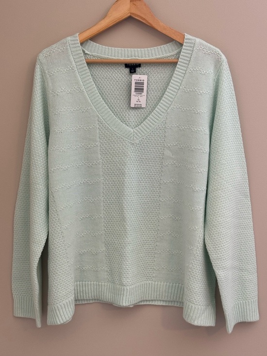 torrid Sweaters - TORRID - NWT Mint V-Neck Knit Sweater - Size 1